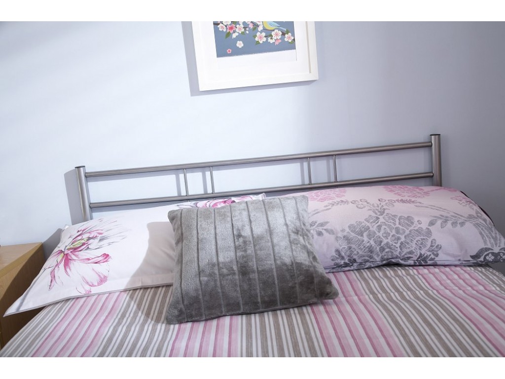 High Quality Metal Bed Frame 4ft Or 4ft 6 Silver Finish